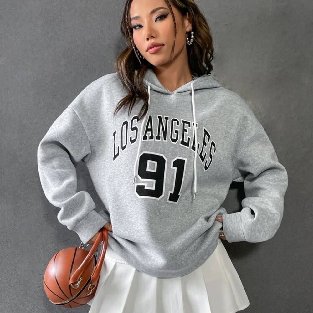 Super comfy SHEIN Graphic drawstring hoodie
